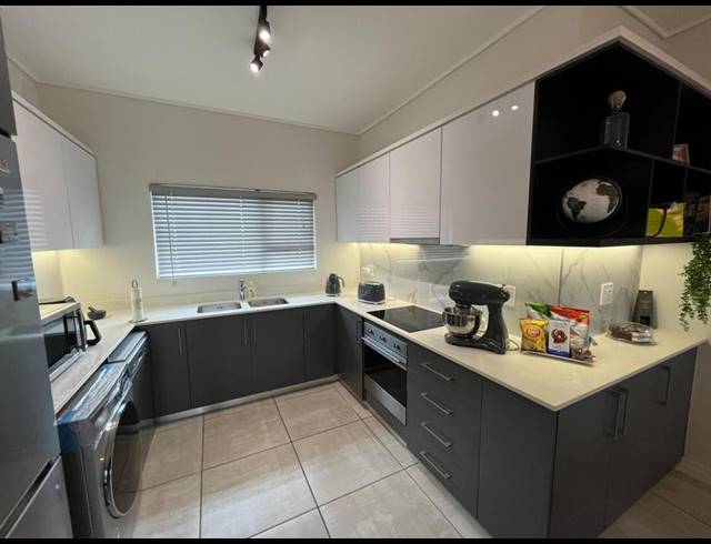 3 BEDROOM APARTMENT FOR SALE IN UMHLANGA ROCKS